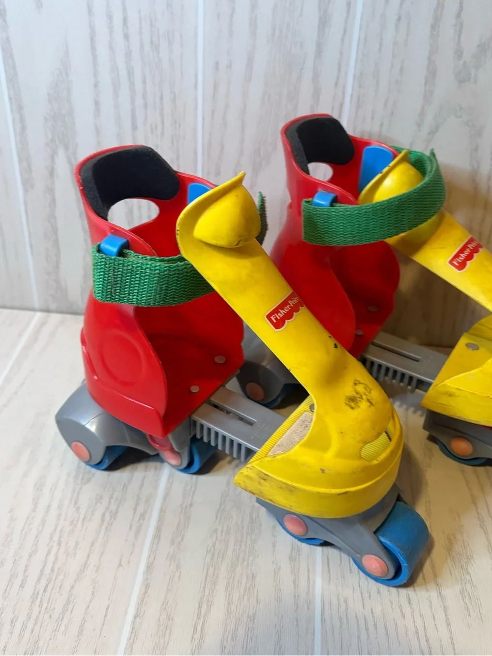 Vintage 1984 Fisher Price 1-2-3 Grow With Me Roller Skates Blades Adjustable